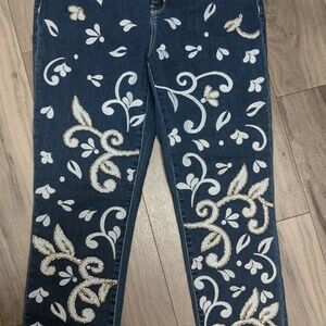 Chicos slimming girlfriend ankle jeans, size 0.5